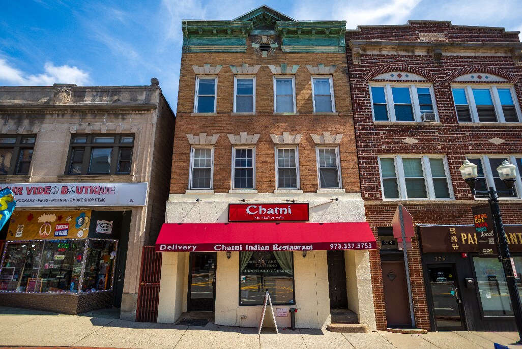 381 Bloomfield Ave, Montclair, NJ à vendre Photo principale– Image 1 sur 28