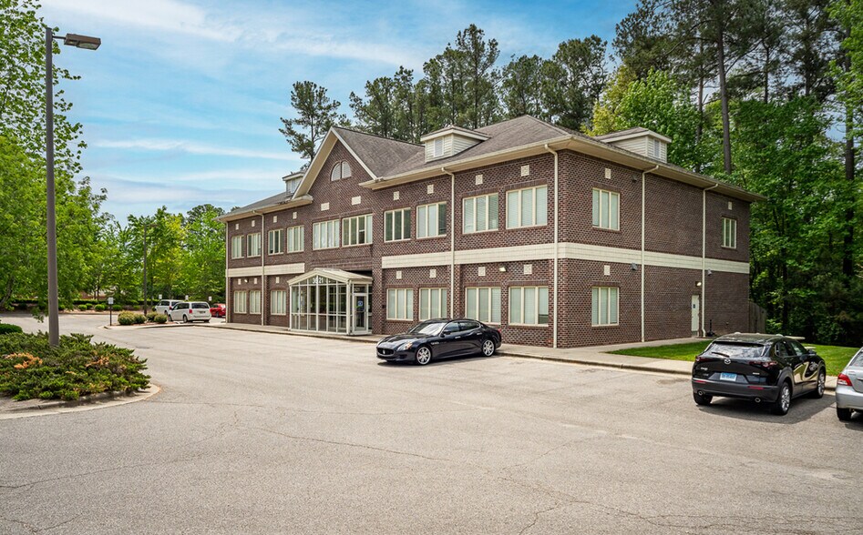 3621 Lyckan Pky, Durham, NC à vendre - Photo de l’immeuble – Image 3 sur 17