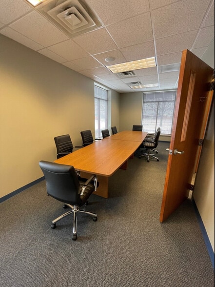 3070 Helsan Dr, Richfield, WI à louer - Photo intérieure – Image 3 sur 6