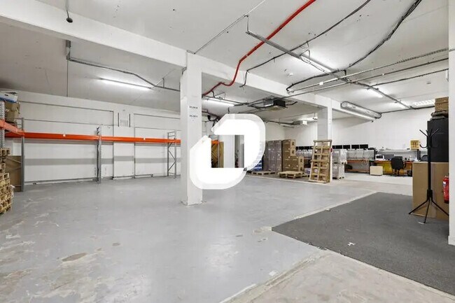 Plus de détails pour Local d’activités à vendre