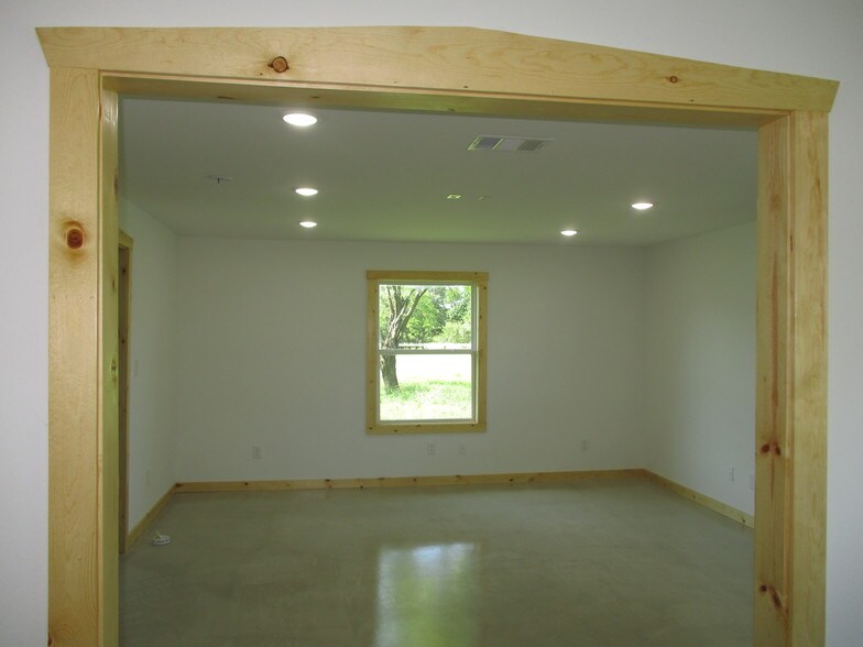 12724 Lowden Ln, Manchaca, TX à louer - Photo de l’immeuble – Image 3 sur 34
