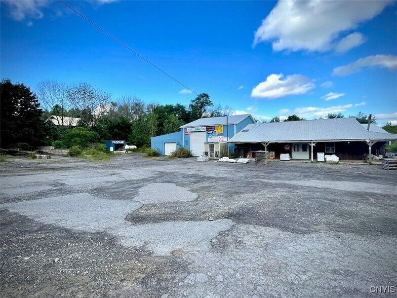 5680 State Route 104, Oswego, NY à vendre - Photo de l’immeuble – Image 2 sur 26