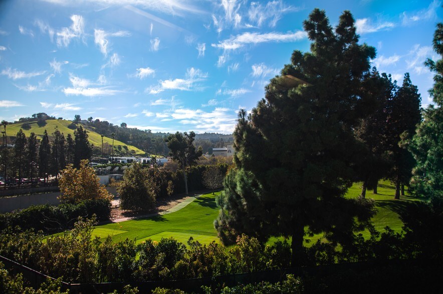 4450 W Lakeside Dr, Burbank, CA à louer - Photo intérieure – Image 3 sur 4