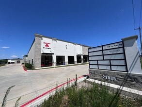 22985 FM 1314 FM 1314, Porter, TX à louer Photo de l’immeuble– Image 1 sur 1
