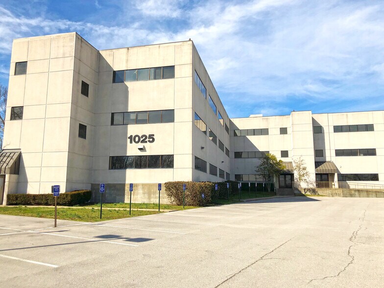 1024 Capital Center Dr, Frankfort, KY à louer - Photo de l’immeuble – Image 3 sur 4