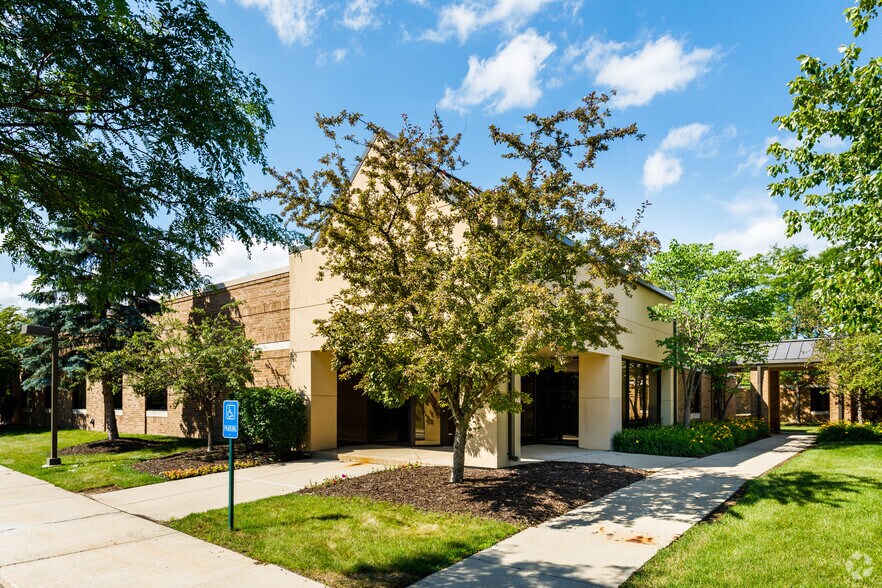 3940 Ranchero Dr, Ann Arbor, MI à louer - Photo de l’immeuble – Image 2 sur 3