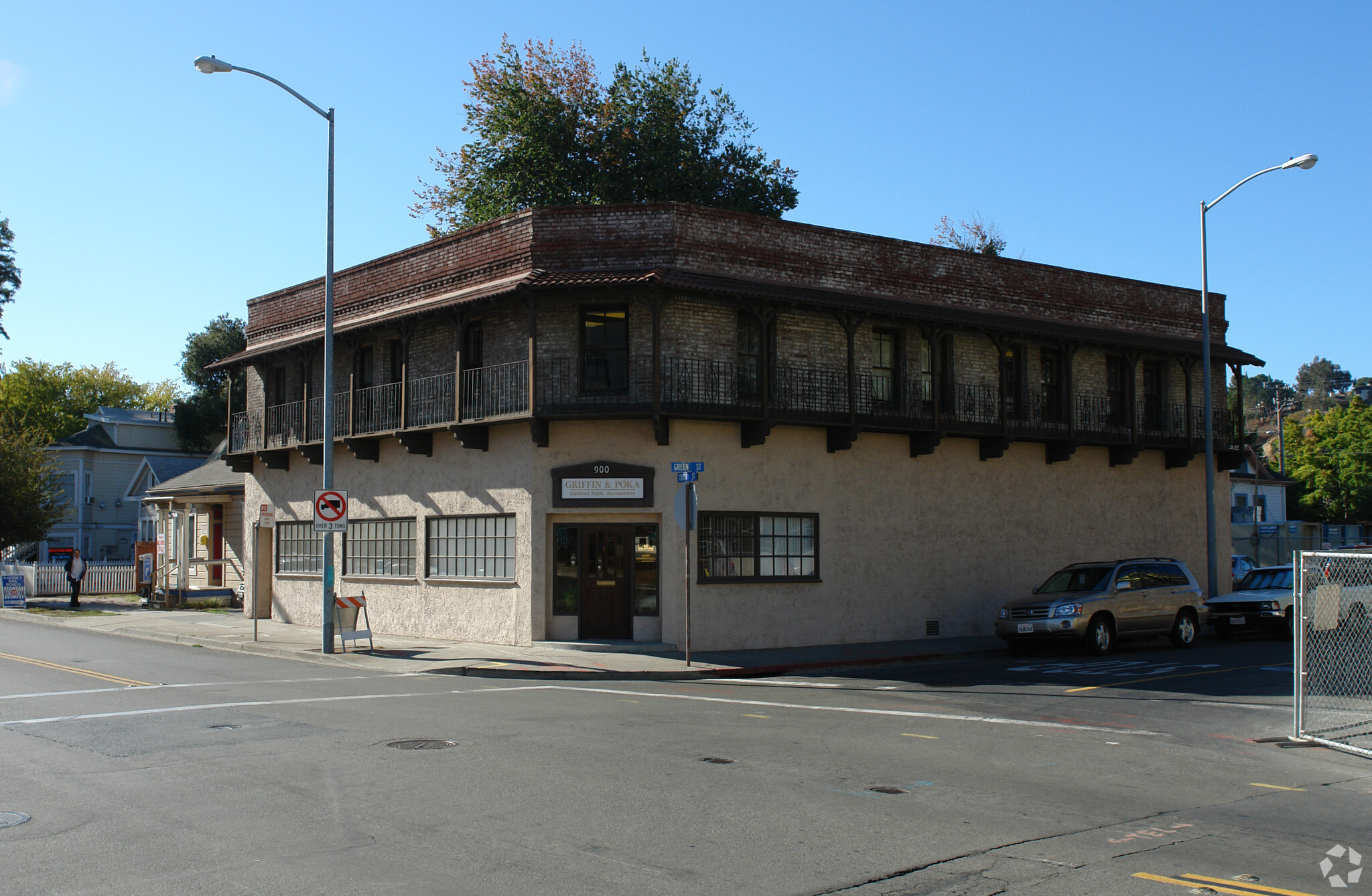 900 Court St, Martinez, CA à louer Photo de l’immeuble– Image 1 sur 4