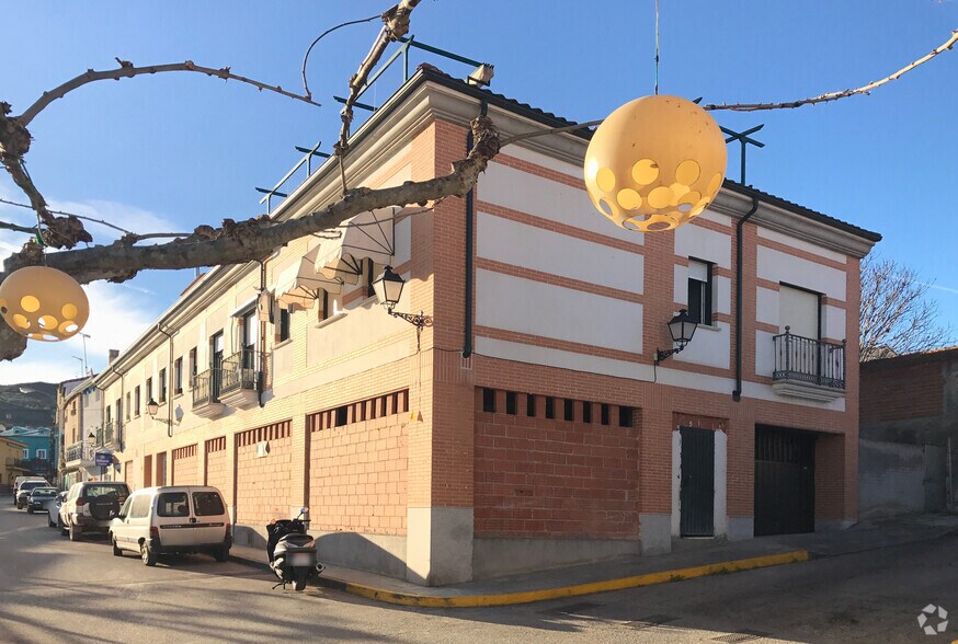 Immeuble residentiel dans Anchuelo, Madrid à vendre - Photo de l’immeuble – Image 1 sur 2