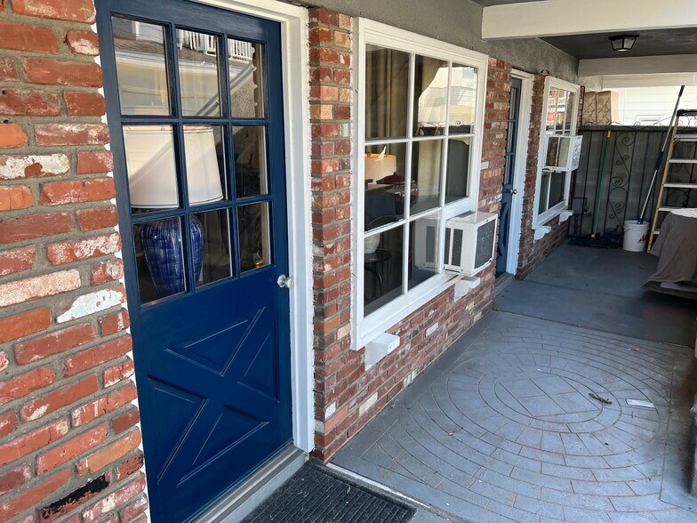 333 Marine Ave, Newport Beach, CA à louer - Photo de l’immeuble – Image 2 sur 11