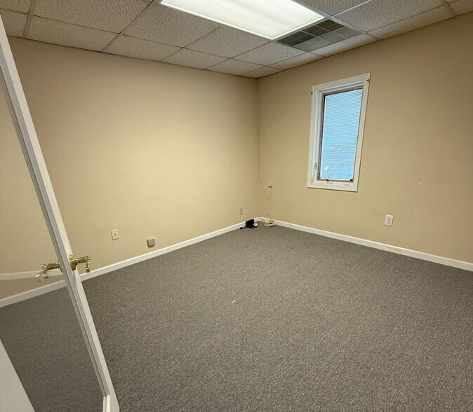 223 Park Ave, Scotch Plains, NJ à louer - Photo de l’immeuble – Image 2 sur 12
