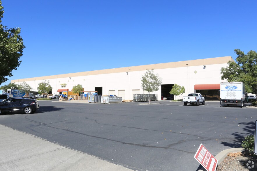 900 Business Park Dr, Dixon, CA à louer - Photo principale – Image 1 sur 5