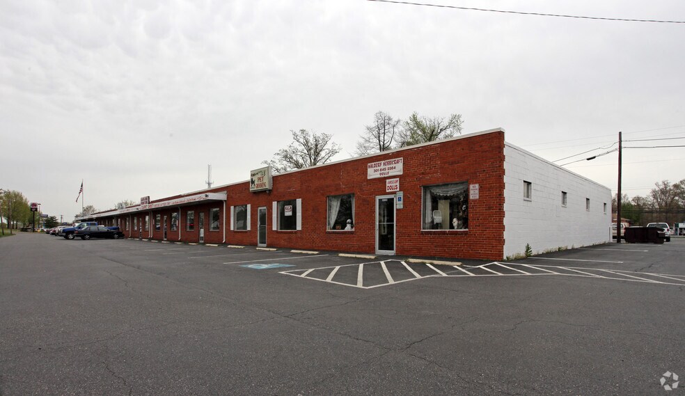 2210-2228 Crain Hwy, Waldorf, MD à louer - Photo principale – Image 3 sur 4