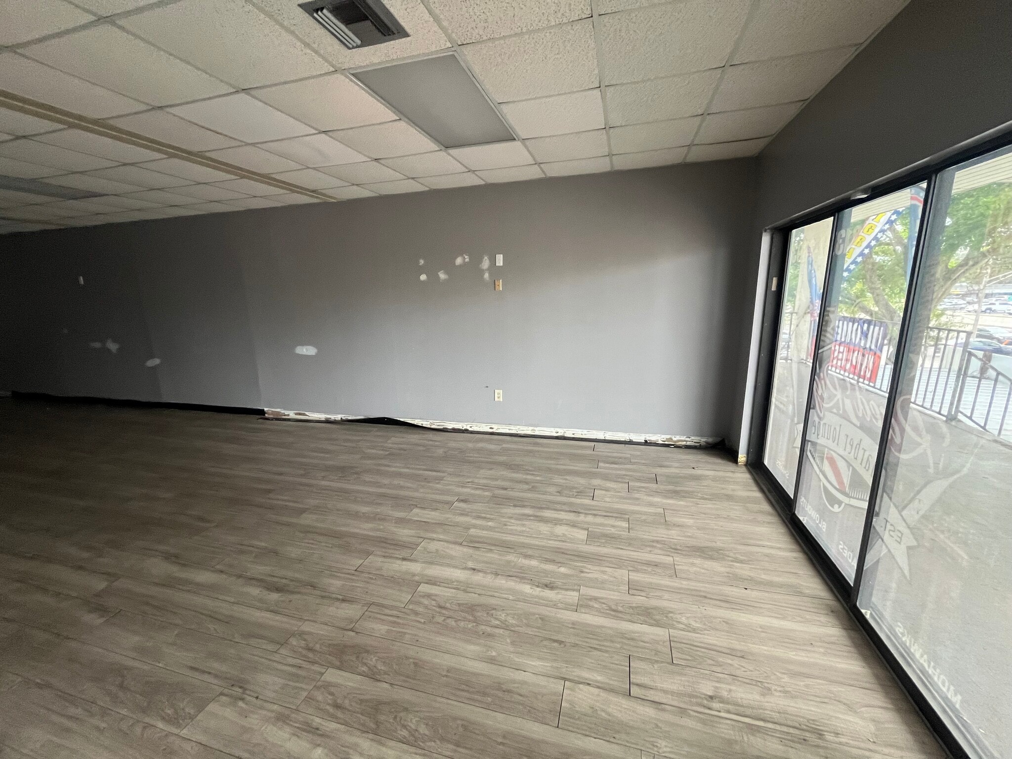 4819 E Busch Blvd, Tampa, FL à louer Photo de l’immeuble– Image 1 sur 5