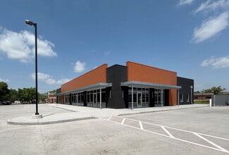 Plus de détails pour 503 N Webb Rd, Wichita, KS - Local commercial à louer