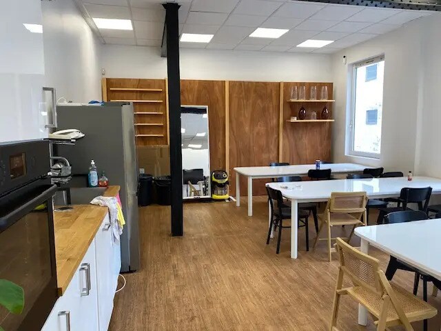 Bureau dans Montreuil à louer - Photo de l’immeuble – Image 3 sur 5