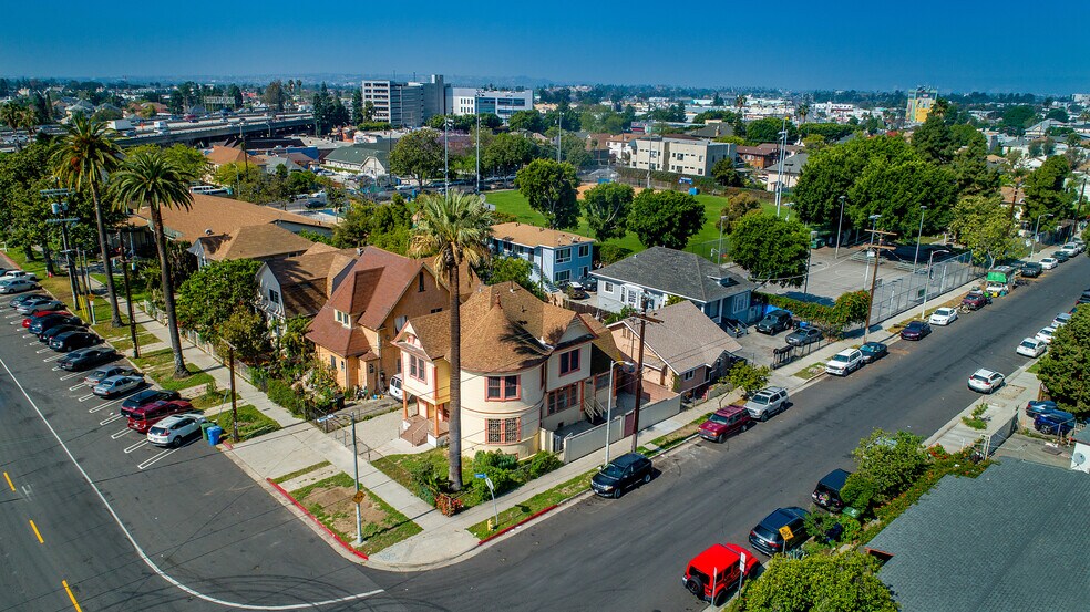 1703 Toberman St, Los Angeles, CA à vendre - Photo de l’immeuble – Image 2 sur 65