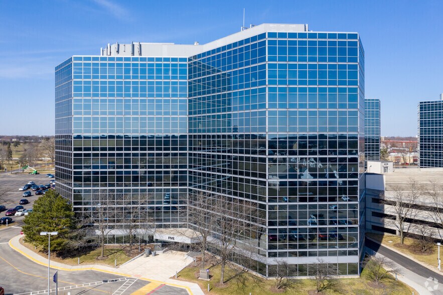 5 Westbrook Corporate Ctr, Westchester, IL à louer - Photo de l’immeuble – Image 2 sur 11