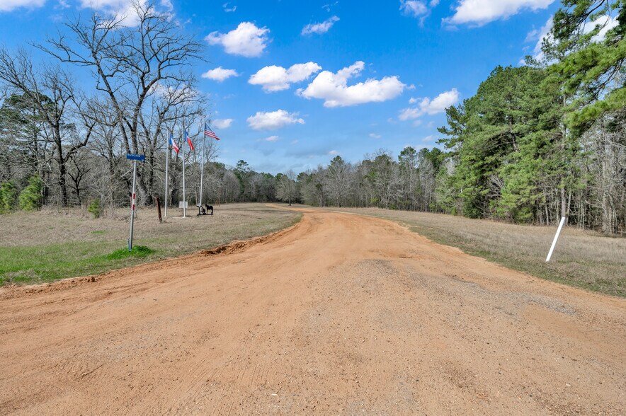 0 Hwy 190, Oakhurst, TX à vendre - Photo de l’immeuble – Image 3 sur 15
