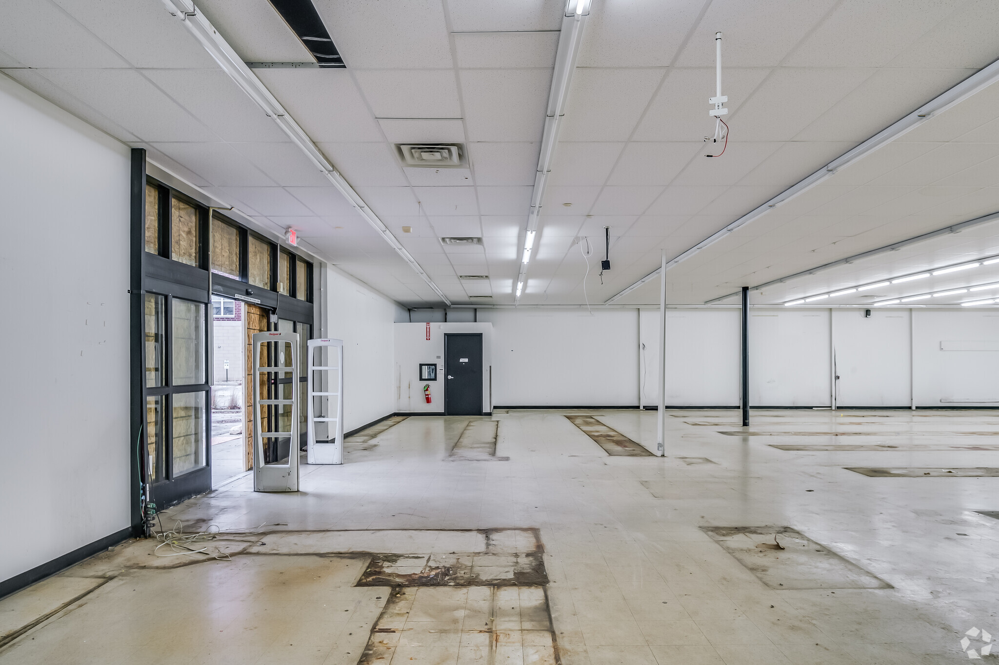 1300 E Locust St, Milwaukee, WI à louer Aérien– Image 1 sur 12