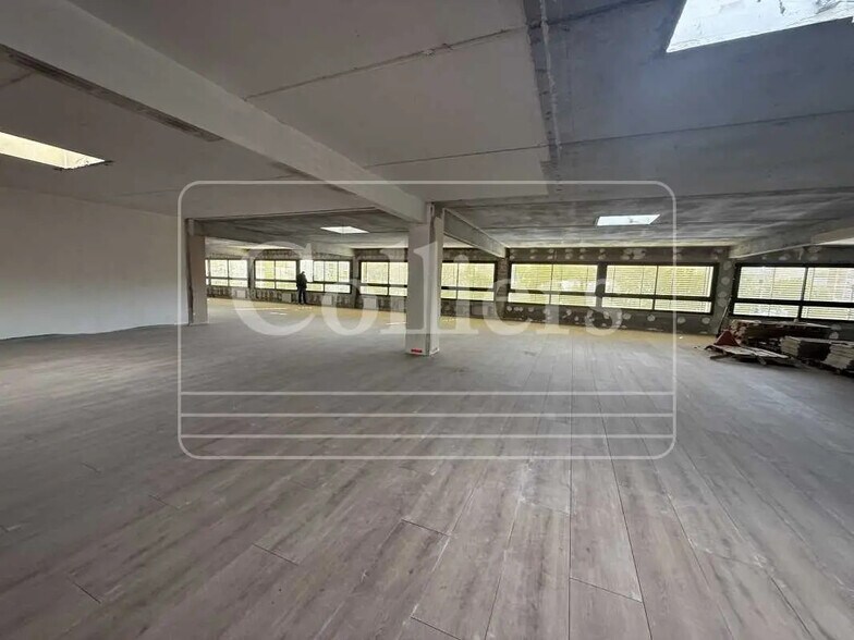 Bureau dans Aubagne à louer - Photo de l’immeuble – Image 3 sur 3