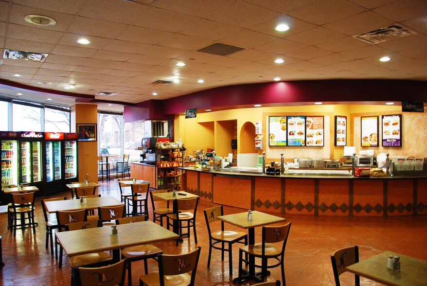 3030 Lyndon B Johnson Fwy, Dallas, TX à louer - Photo intérieure – Image 2 sur 11