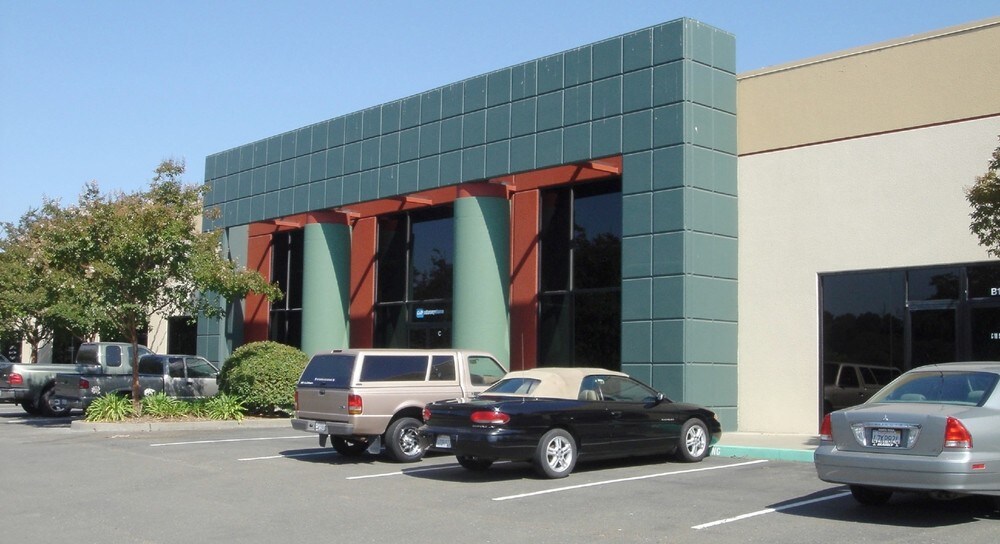 1320 Industrial Ave, Petaluma, CA à louer Photo de l’immeuble– Image 1 sur 7