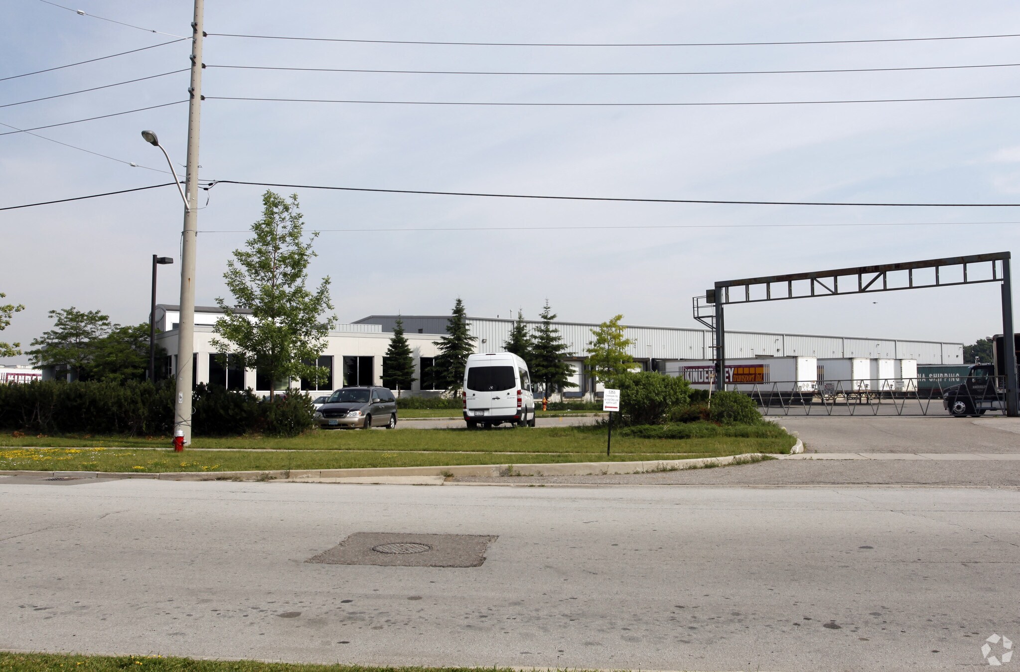 5355 Creekbank Rd, Mississauga, ON à louer Photo principale– Image 1 sur 3