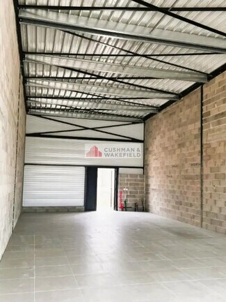 Plus de détails pour Local commercial à louer