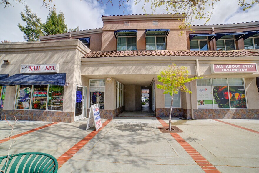 656 N Santa Cruz Ave, Los Gatos, CA à vendre - Photo de l’immeuble – Image 3 sur 19