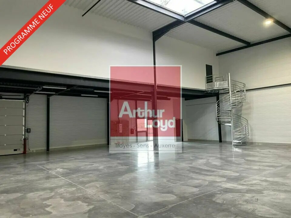 Industriel/Logistique dans Auxerre à louer Photo de l’immeuble– Image 1 sur 6