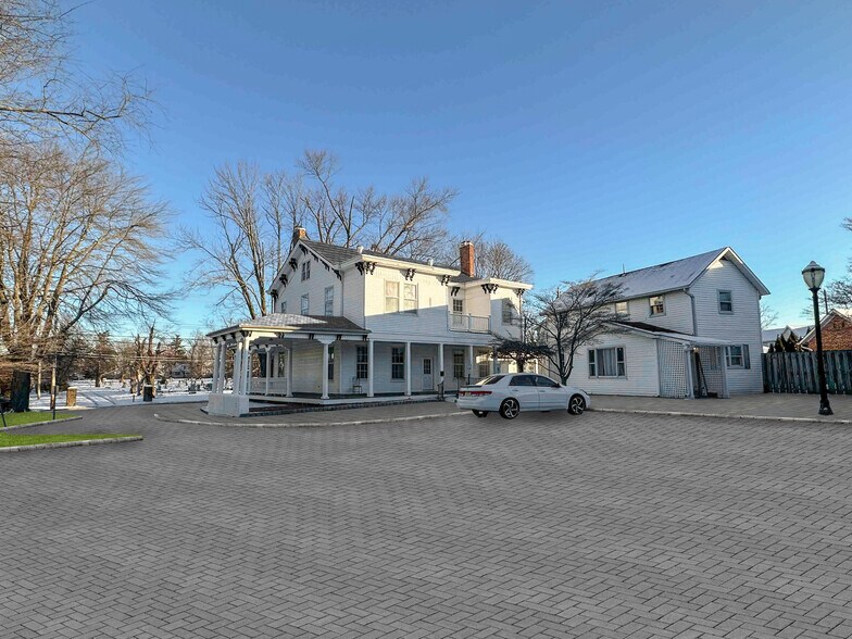 952 Broadway, West Long Branch, NJ à vendre - Photo de l’immeuble – Image 2 sur 47