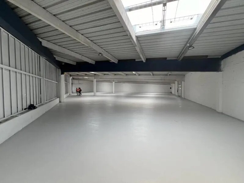 Industriel/Logistique dans Maurepas à vendre Photo intérieure– Image 1 sur 2