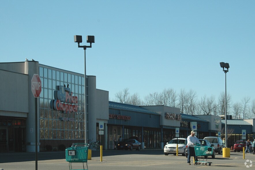 981 Ford Street Ext, Ogdensburg, NY à louer - Photo de l’immeuble – Image 3 sur 5