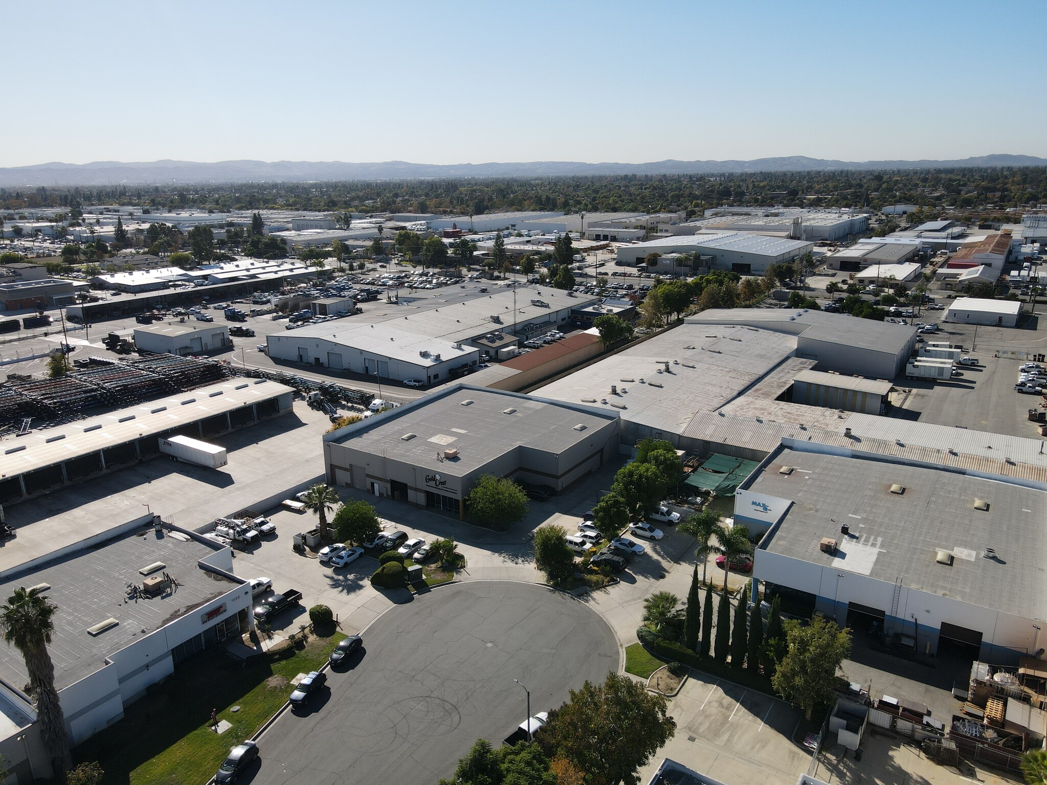 1018 E Acacia St, Ontario, CA à louer Photo principale– Image 1 sur 6