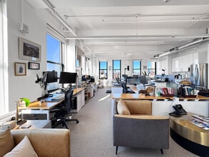 915 Broadway, New York, NY à louer Photo intérieure– Image 1 sur 7