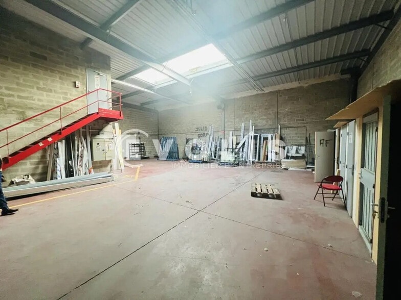 Local d’activités dans Noisiel à louer - Photo intérieure – Image 2 sur 7