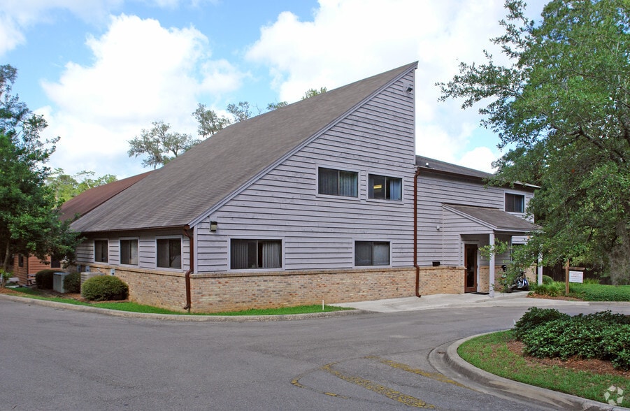 7117-7119 Beech Ridge Trail portefeuille de 4 biens à vendre sur LoopNet.fr - Photo principale – Image 1 sur 2