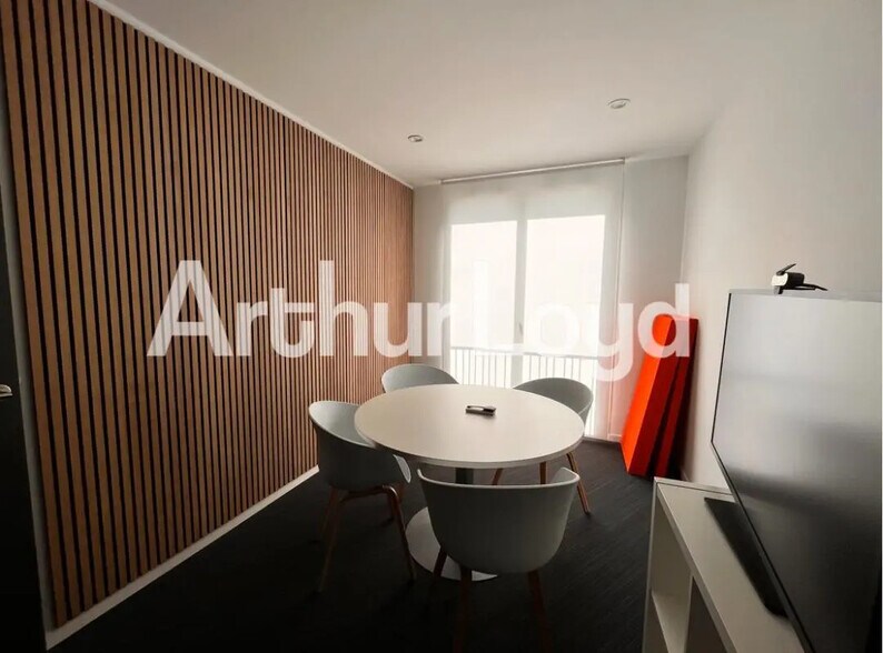 Bureau dans Caen à louer - Photo de l’immeuble – Image 1 sur 5