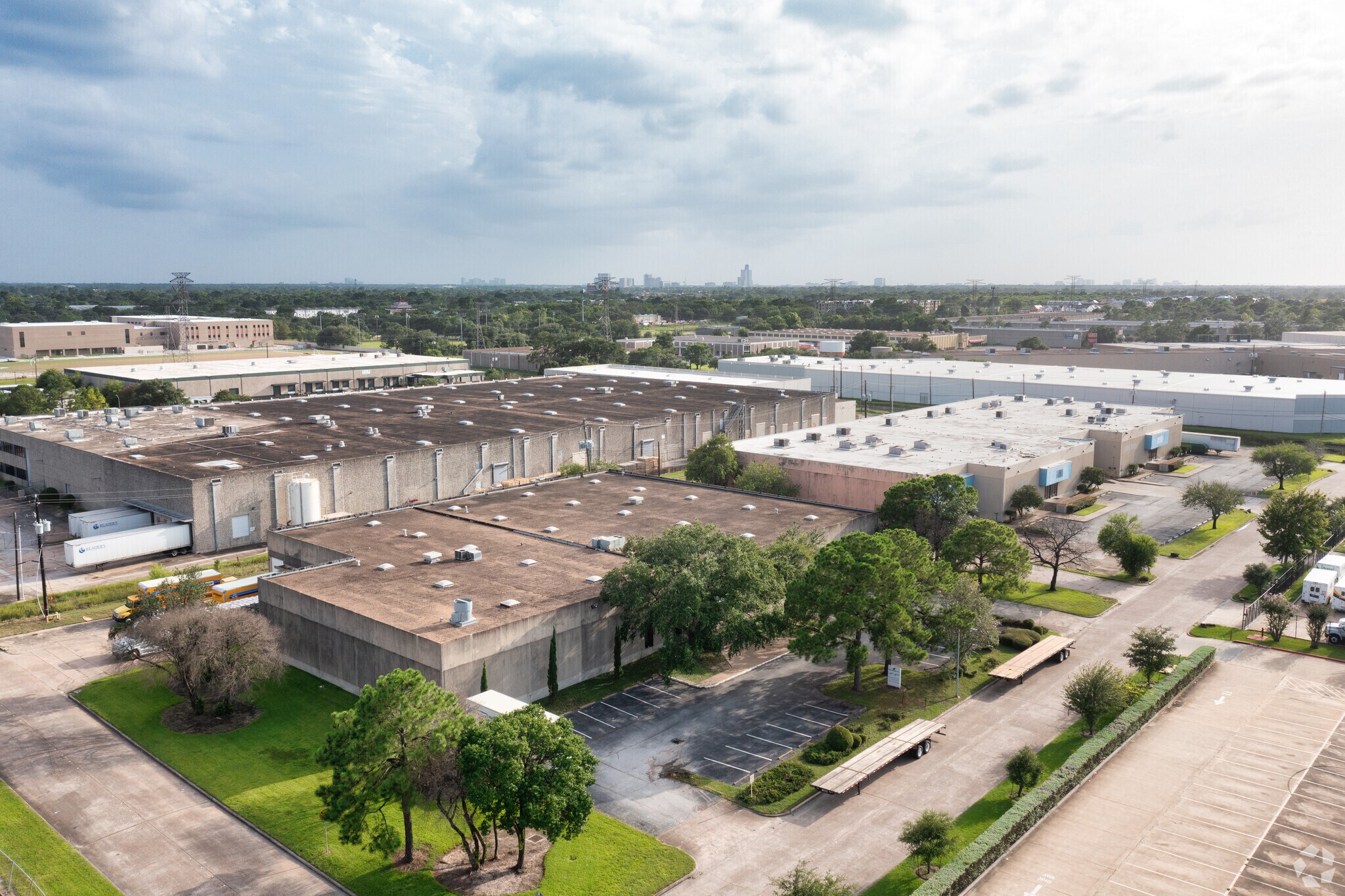 8011 Blankenship Dr, Houston, TX à louer Photo principale– Image 1 sur 8