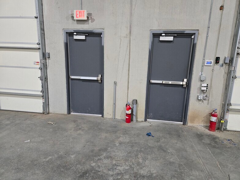 2884-2900 NE Independence Ave, Lee's Summit, MO à louer - Photo de l’immeuble – Image 3 sur 8