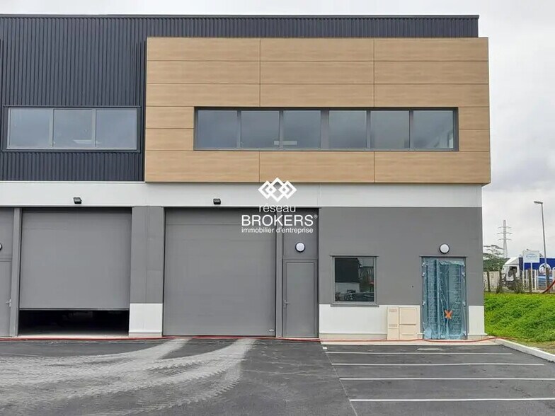 Local d’activités dans Gellainville à louer - Photo de l’immeuble – Image 2 sur 12