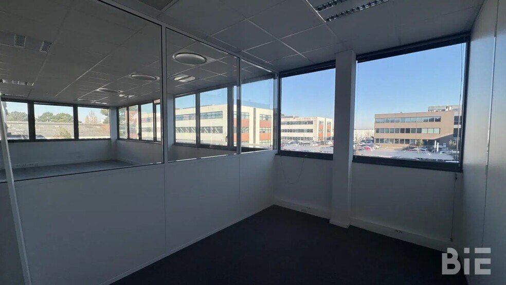 Bureau dans Pessac à louer - Photo de l’immeuble – Image 3 sur 8