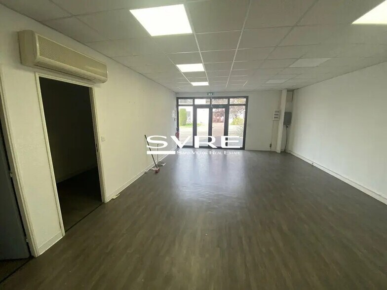 Bureau dans Gémenos à louer - Photo de l’immeuble – Image 3 sur 14