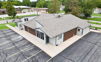 814 N Macomb St, Monroe, MI à louer Photo de l’immeuble– Image 1 sur 6