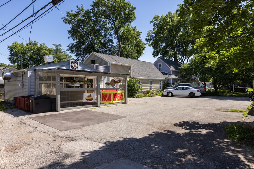 6516 Ferguson St, Indianapolis, IN à vendre - Photo de l’immeuble – Image 3 sur 9