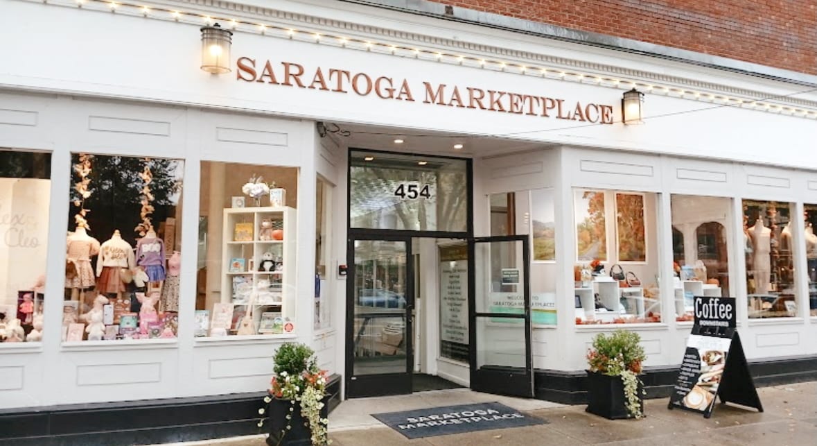 454 Broadway, Saratoga Springs, NY à louer Photo intérieure– Image 1 sur 5