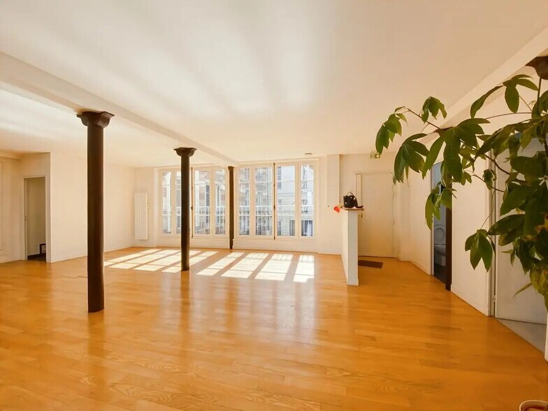 Bureau dans Paris à louer - Photo de l’immeuble – Image 1 sur 9
