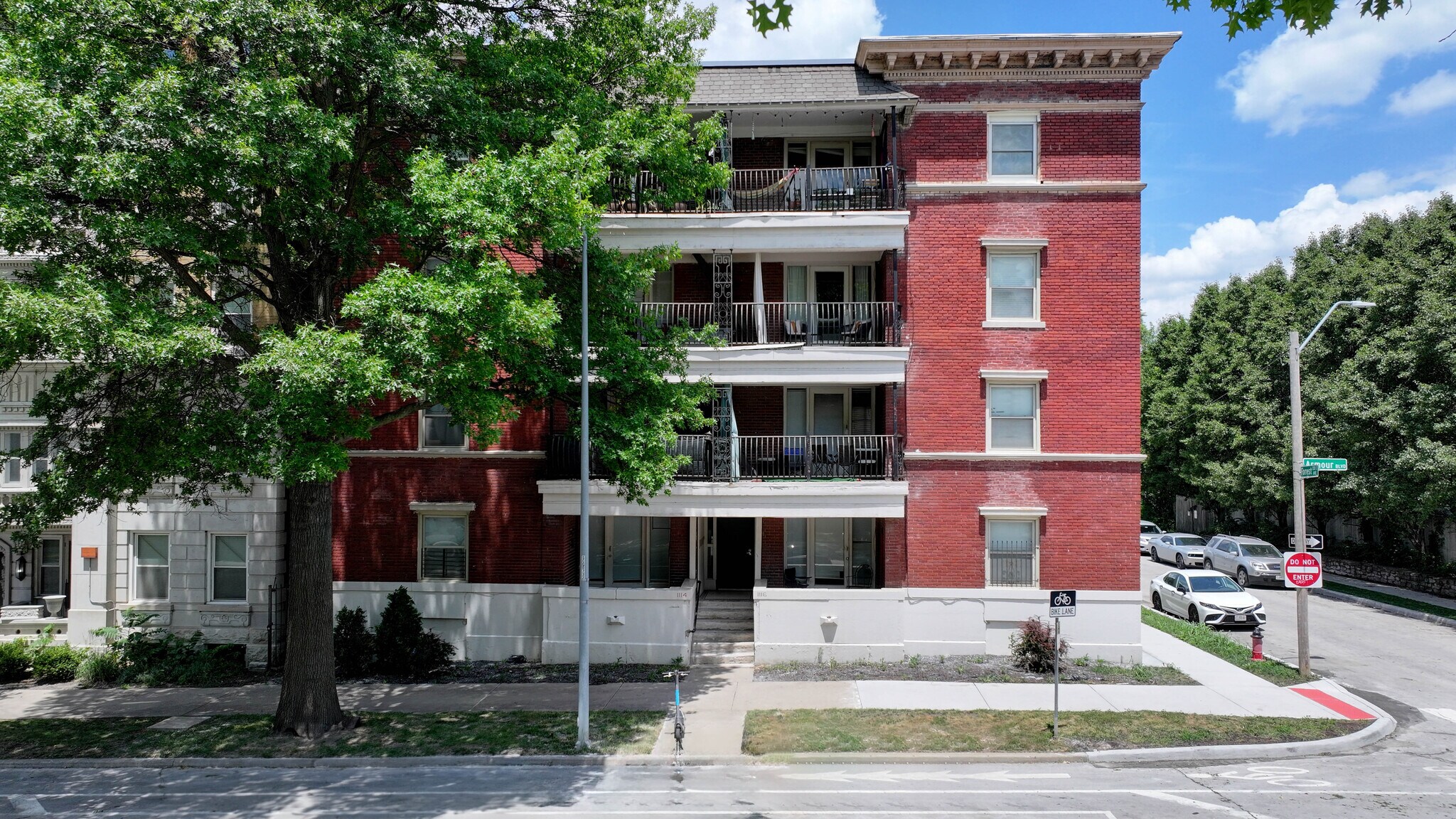 1114 E Armour Blvd, Kansas City, MO à vendre Photo de l’immeuble– Image 1 sur 60