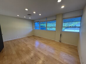 333 S Beverly Dr, Beverly Hills, CA à louer Photo de l’immeuble– Image 1 sur 7