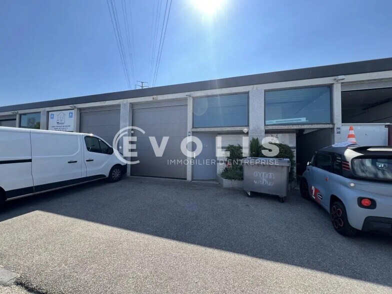 Local d’activités dans Vénissieux à louer - Photo de l’immeuble – Image 2 sur 10